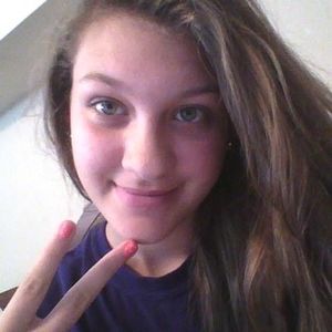 Meet your Posher, Chloe