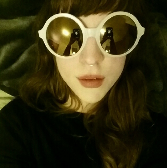 Meet your Posher, Rosalie