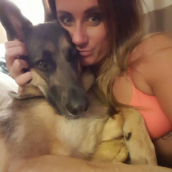 Meet your Posher, Lisa - Picture 1 of 1