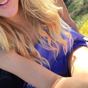 Meet your Posher, Caitlin