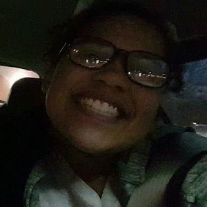 Meet your Posher, Whitney