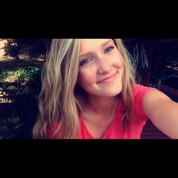 Meet your Posher, Emma - Picture 2 of 2