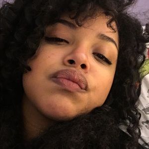 Meet your Posher, Clara