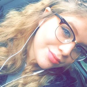 Meet your Posher, Melanie