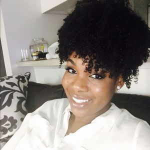 Meet your Posher, Alexia