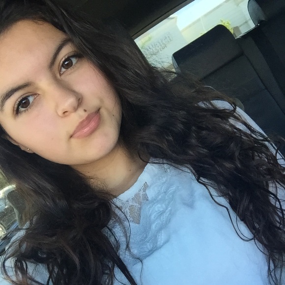 Meet your Posher, Paulina - Picture 1 of 1