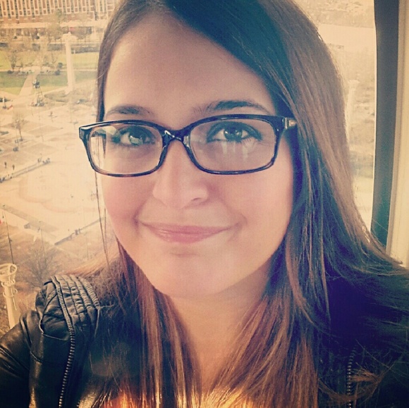 Meet your Posher, Nicole