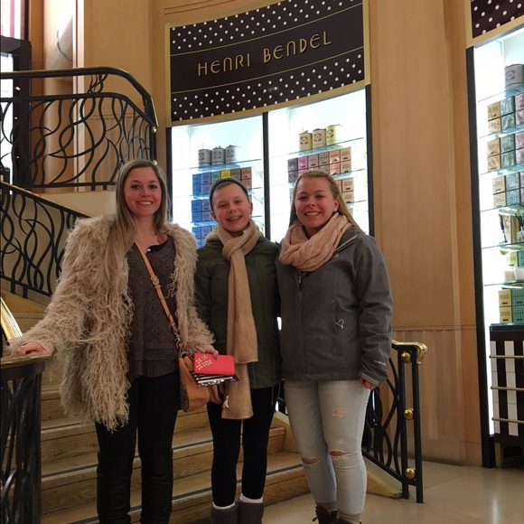 Meet your Posher, Sarah🌼 - Picture 12 of 13