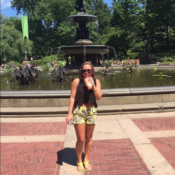 Meet your Posher, Sarah🌼 - Picture 4 of 13