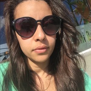 Meet your Posher, Yael