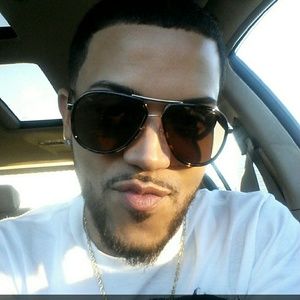 Meet your Posher, Theo