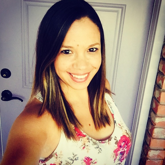 Meet your Posher, Heather - Picture 2 of 2