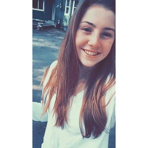 Meet your Posher, Eva