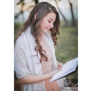 Meet your Posher, Eva