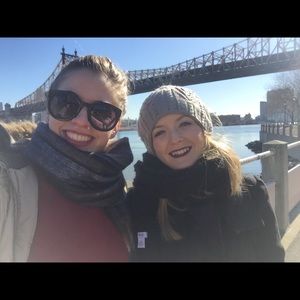 Meet your Posher, Casey