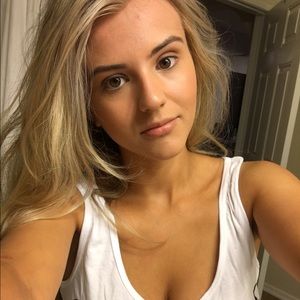 Meet your Posher, Mia