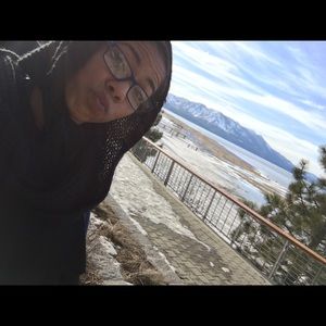 Meet your Posher, Alexis