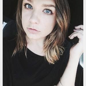 Meet your Posher, Corinna