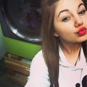 Meet your Posher, Hayley