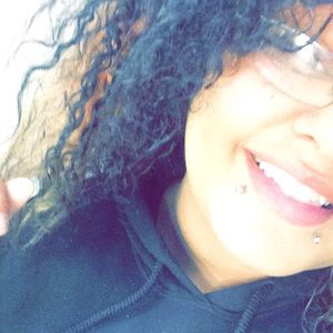 Meet your Posher, Tomeka