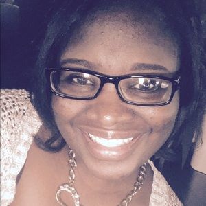 Meet your Posher, Aisha