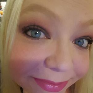 Meet your Posher, Carol