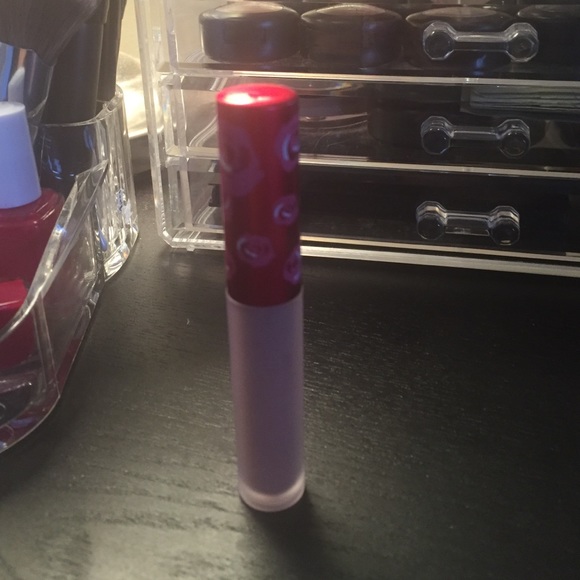 Lime Crime Velvetines - Cashmere