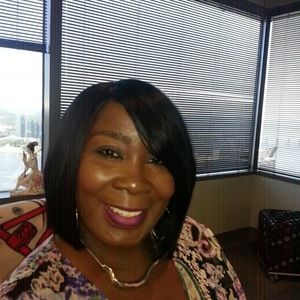 Meet your Posher, Adrianne