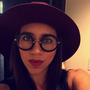 Meet your Posher, Daniella