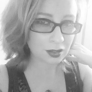 Meet your Posher, Erin fey