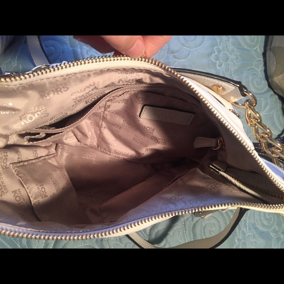 Michael Kors HandBag - Picture 4 of 4