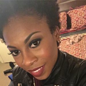 Meet your Posher, Dee