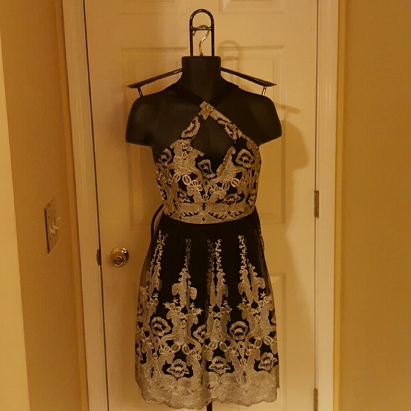 PNIINA T-STRAP Lace Dress