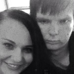 Meet your Posher, Becca