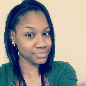 Meet your Posher, Yolanda