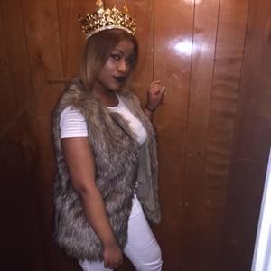 Meet your Posher, Crystal