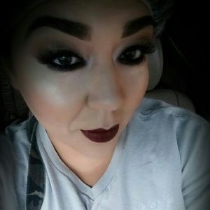 Meet your Posher, Edna