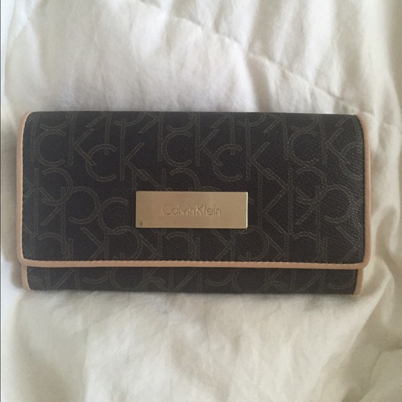 Calvin Klein Wallet 😍 (Brown)