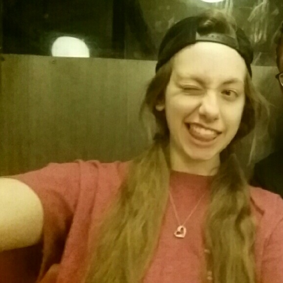 Meet your Posher, Taylor - Picture 2 of 2