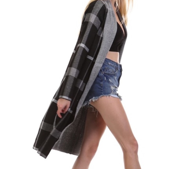 LAST 1! Super easy plaid black:gray travel sweater - Picture 3 of 3