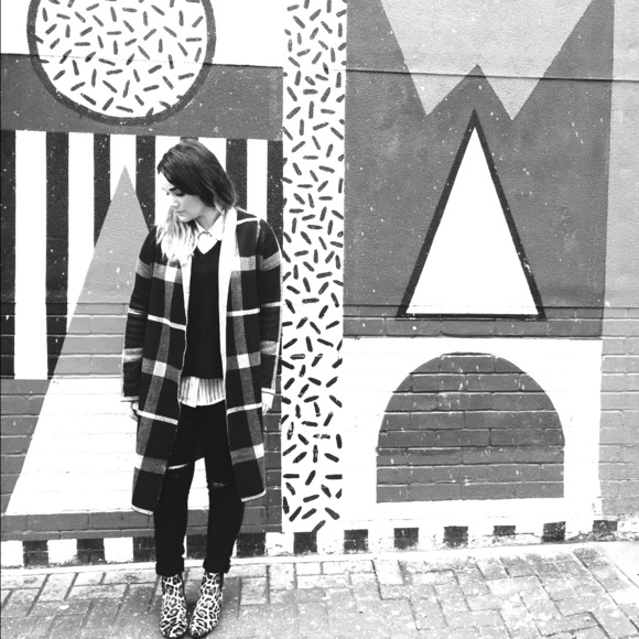 Tea n Cup Sweaters - LAST 1! Super easy plaid black:gray travel sweater