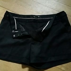 Maurice black short size 16