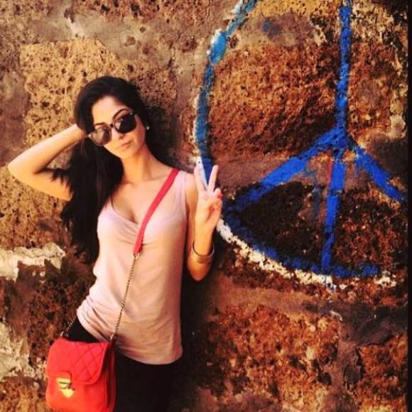 Meet your Posher, Zahra