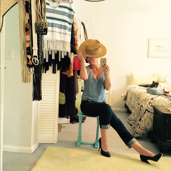 Meet your Posher, Lisa - Picture 4 of 4