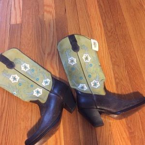 Never worn cowgirl boots size 6.5 by Sonora