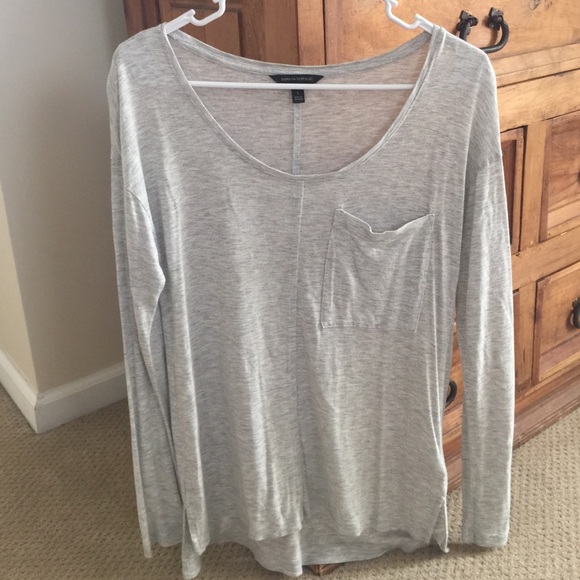Banana Republic Tops - Banana Republic T-shirt size small