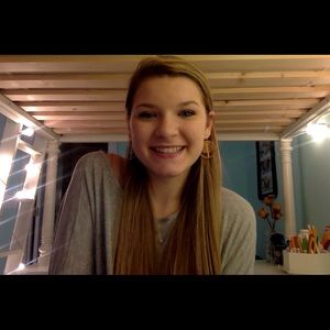 Meet your Posher, Lauren