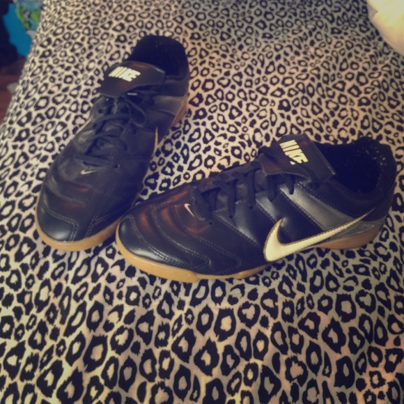 Nike indoor soccer shoes