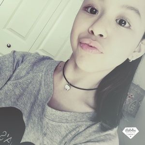 Meet your Posher, Camila