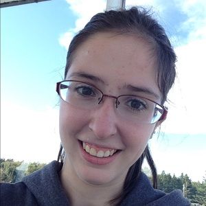 Meet your Posher, Alicia